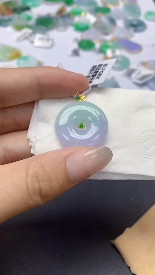 翡翠18K金镶嵌颈饰天然缅甸a货翡翠