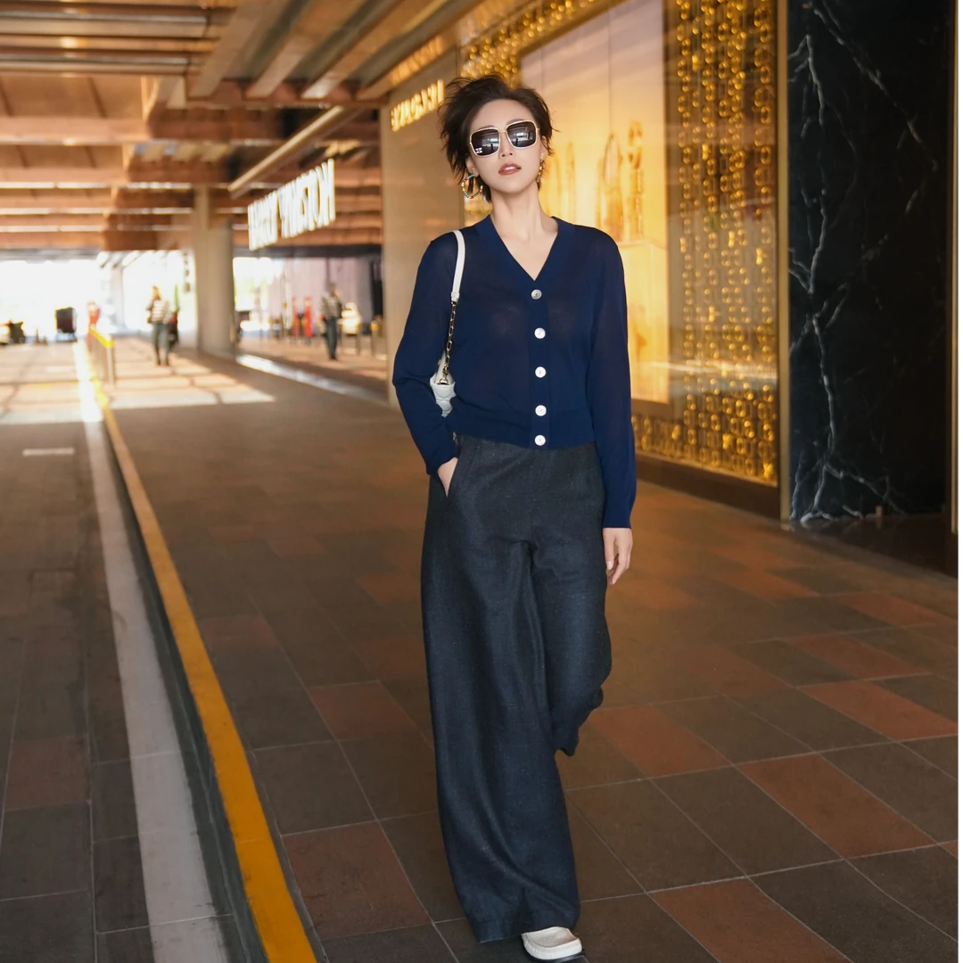 AMASS/阿玛施极简V领贝壳扣极薄长袖针织开衫外套女5499132