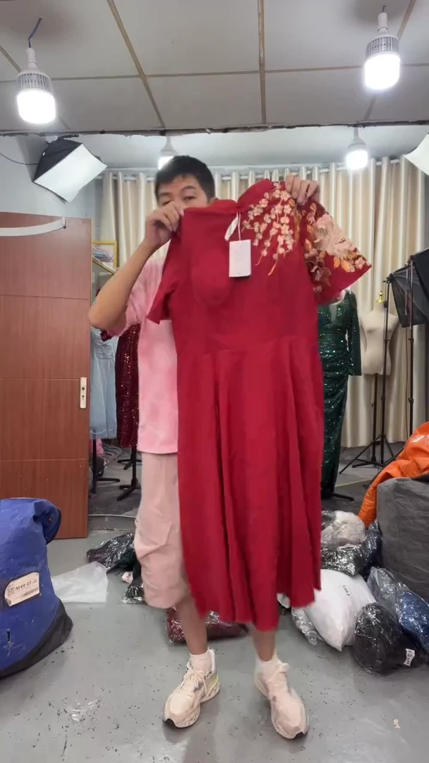 二蛋礼服=断码清仓
