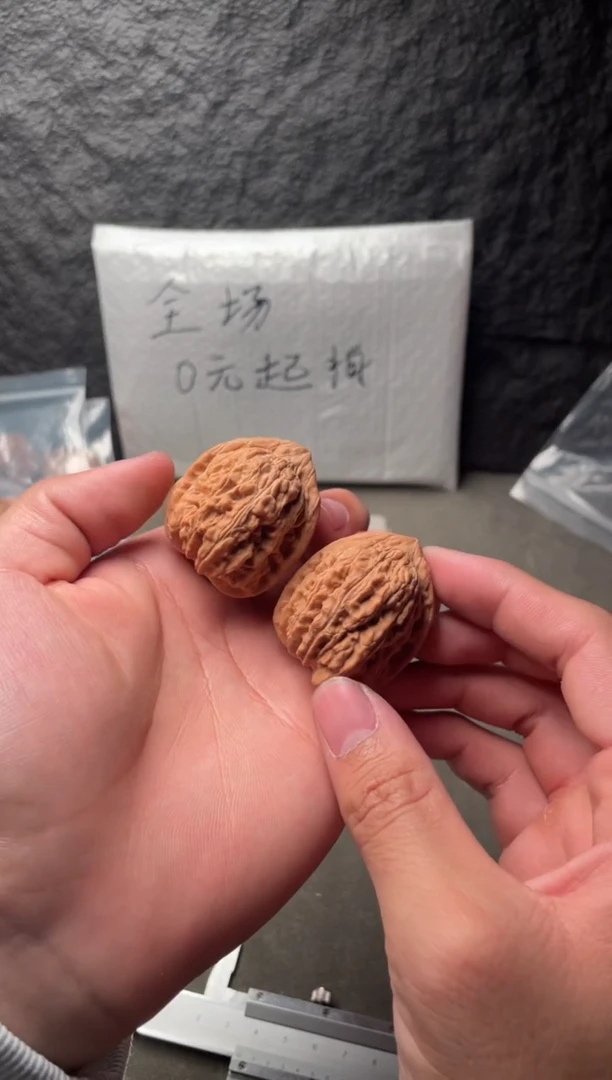 吊坠文玩核桃27赤龙鸡心