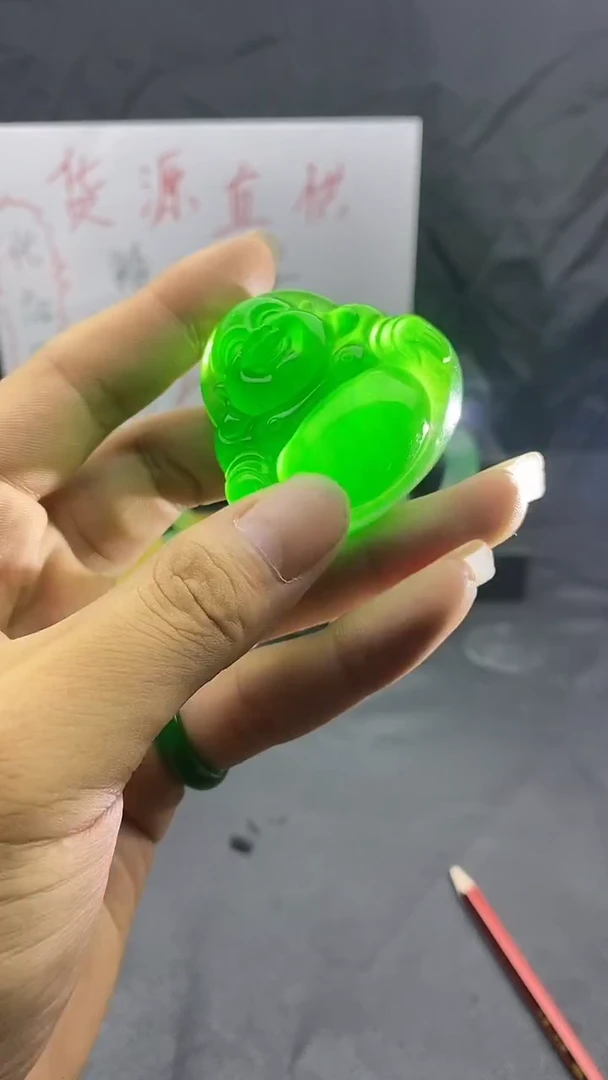 玉冰绿满色大佛公成品（已打孔、送绳）