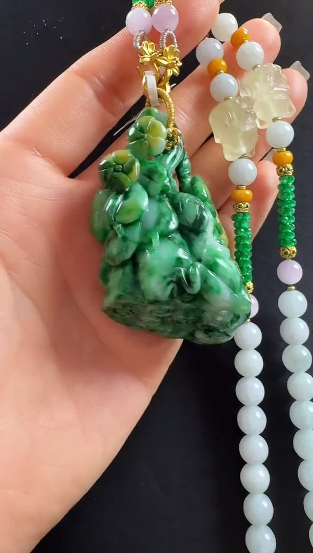 颈饰未镶嵌翡翠莲蓬