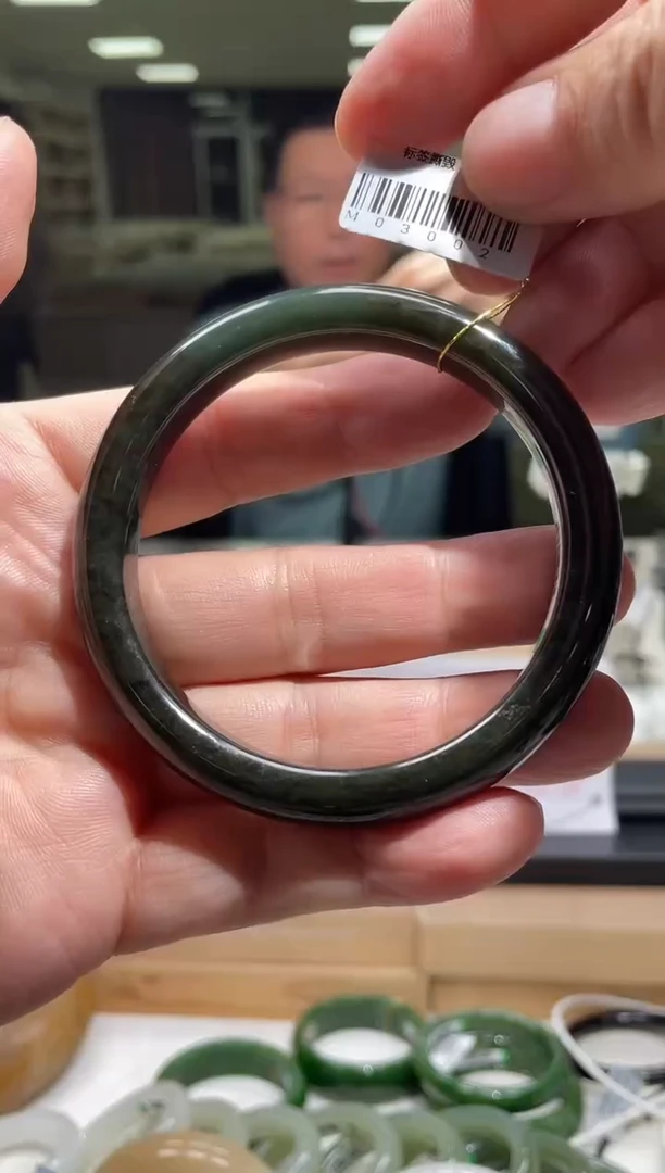 未镶嵌手镯和田玉62圈口 3002