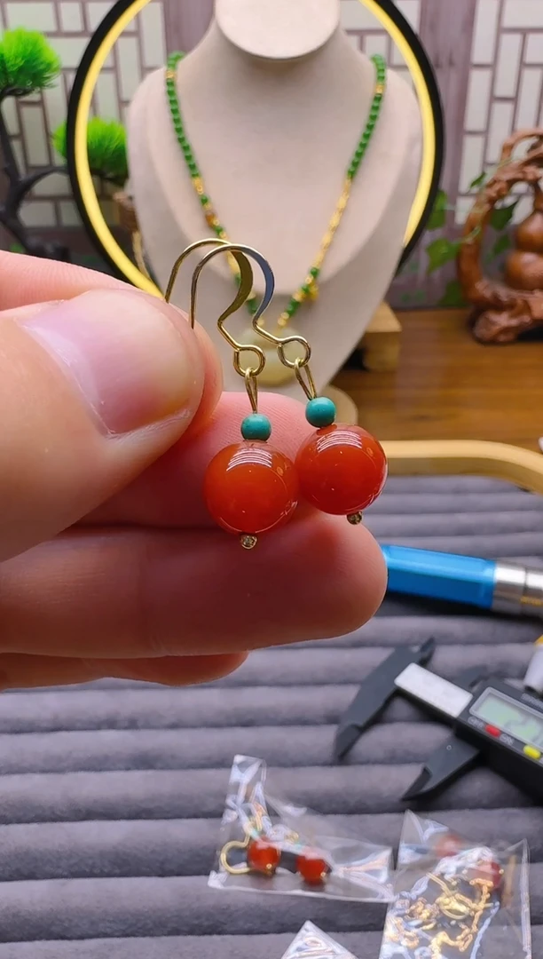 14K金镶嵌南红玛瑙耳饰E149