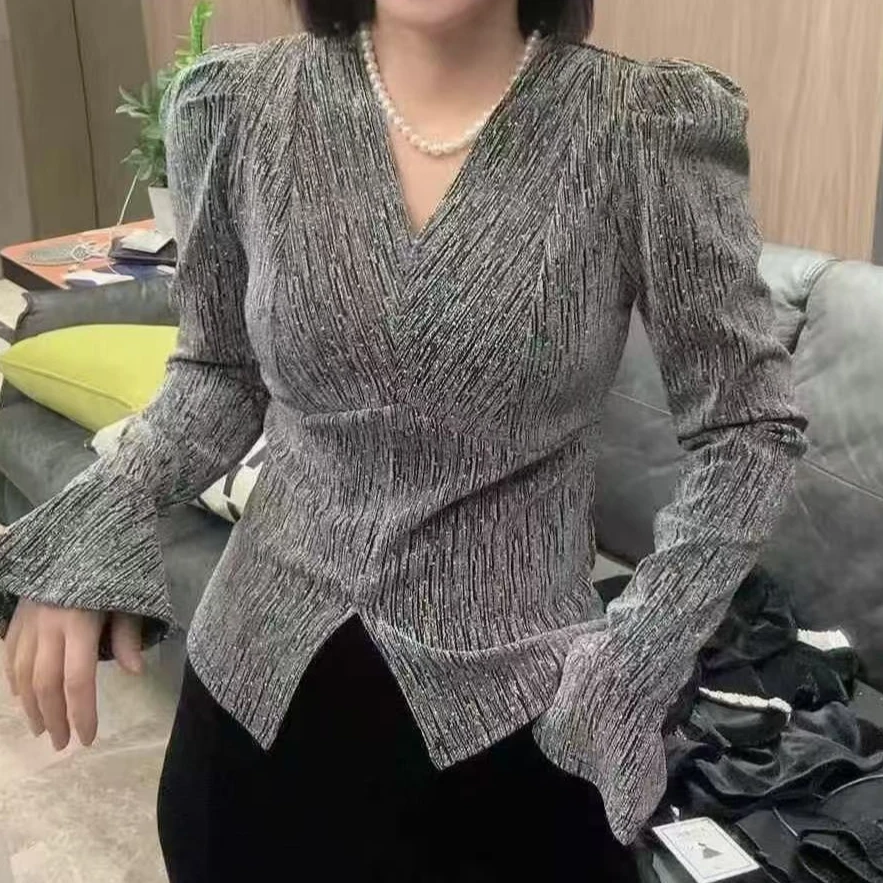 8832 亮闪闪 满天星 v领 T恤