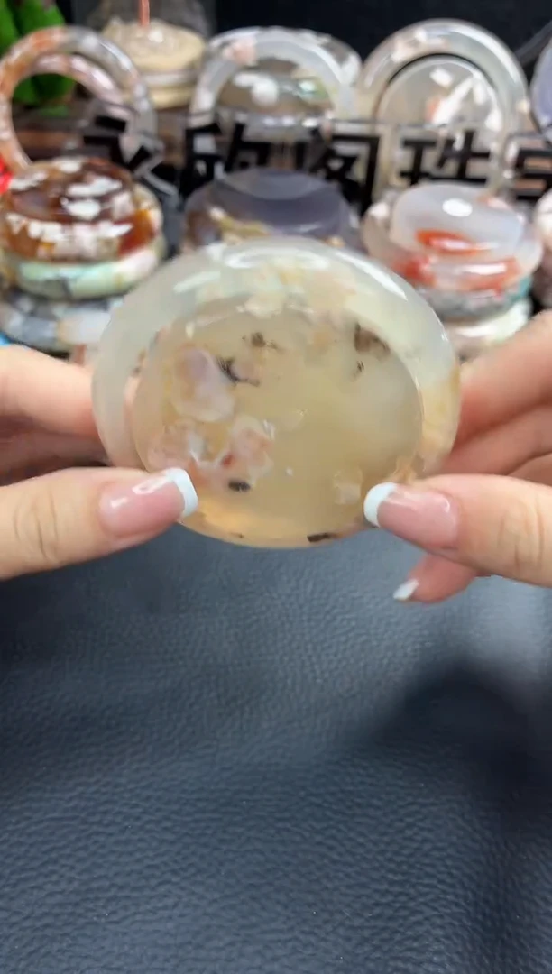 未镶嵌手镯（圆镯）石英质玉56