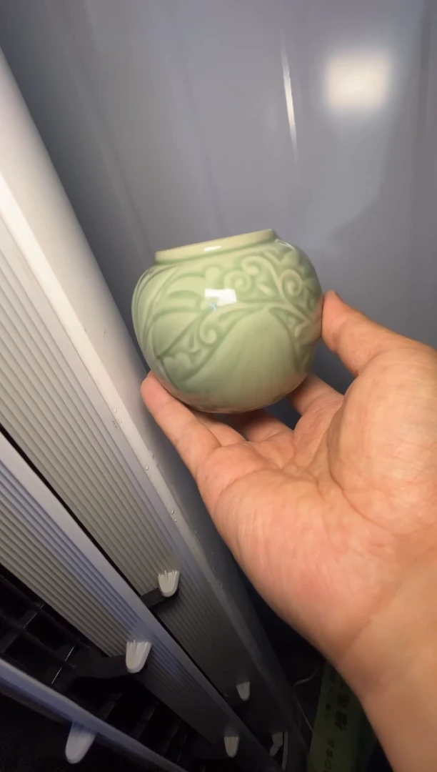 瑕疵无盖罐子1个