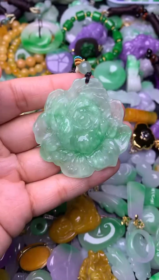 颈饰未镶嵌翡翠缅甸翡翠吊坠