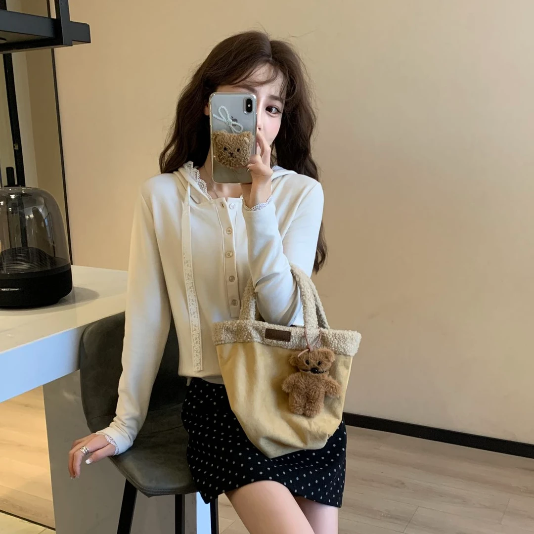 程程甄选 灯芯绒时尚洋气花边修身百搭打底衫8052