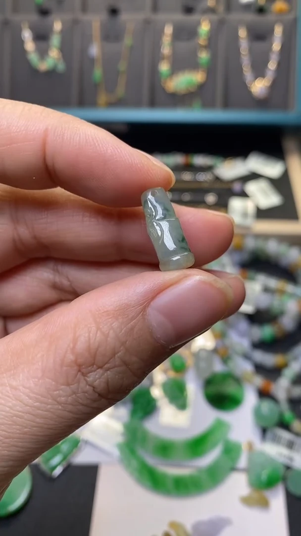 颈饰未镶嵌翡翠40351