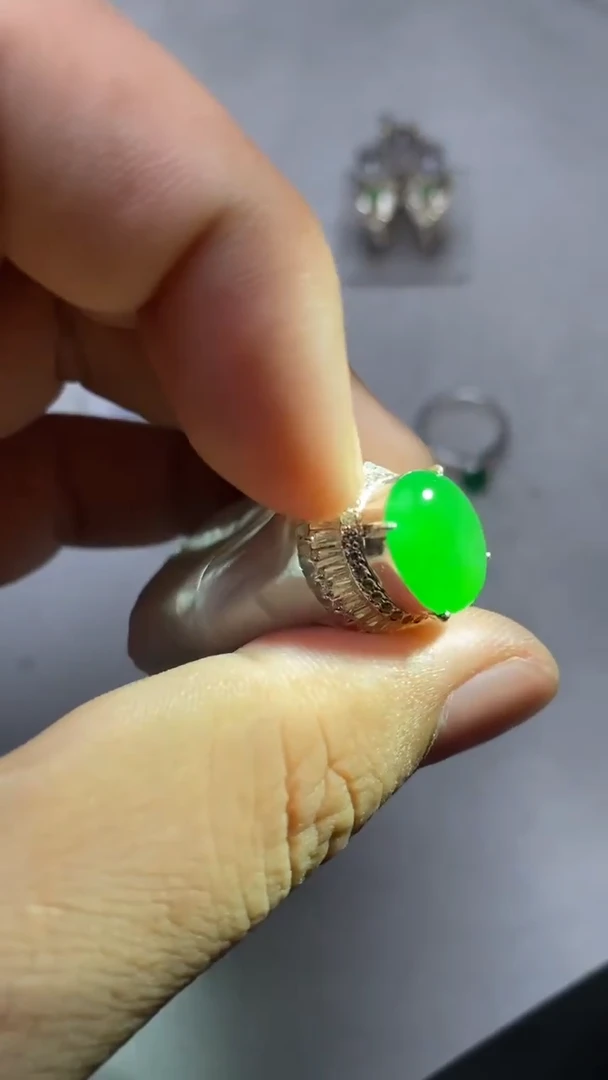 未镶嵌定制翡翠魔*张天然缅甸翡翠A货