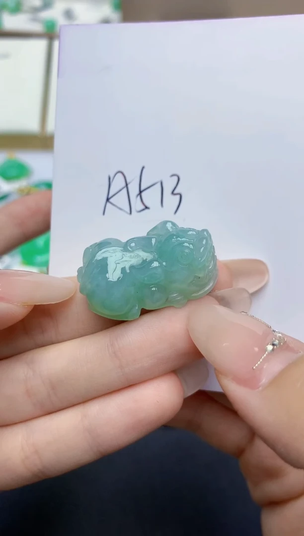 翡翠未镶嵌颈饰天然缅甸A货翡翠