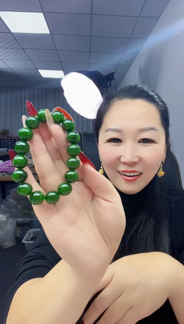 未镶嵌手链和田玉天然和田玉俄7碧冰底红皮菠菜绿12+