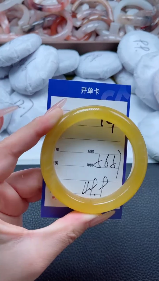 【闪购商品】石英质玉手镯未镶嵌74-56