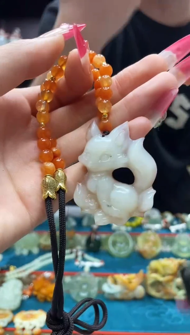 未镶嵌岫玉吊坠·