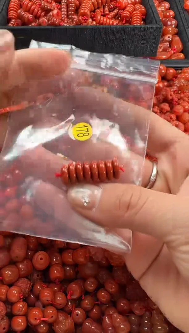 【闪购商品】南红玛瑙颈饰未镶嵌1