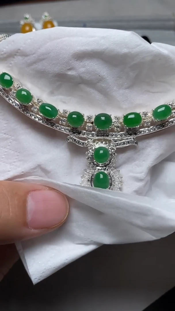 未镶嵌定制翡翠流*、天然缅甸翡翠A货