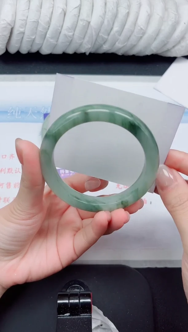 【闪购商品】石英质玉手镯未镶嵌114#58.4