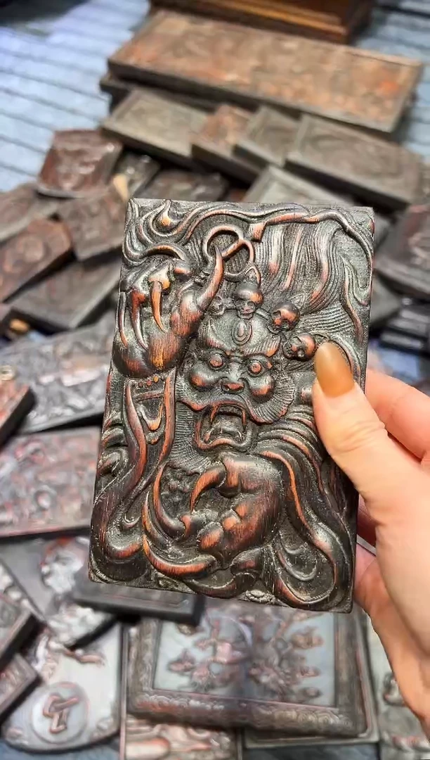 木紫檀雕刻一物一拍