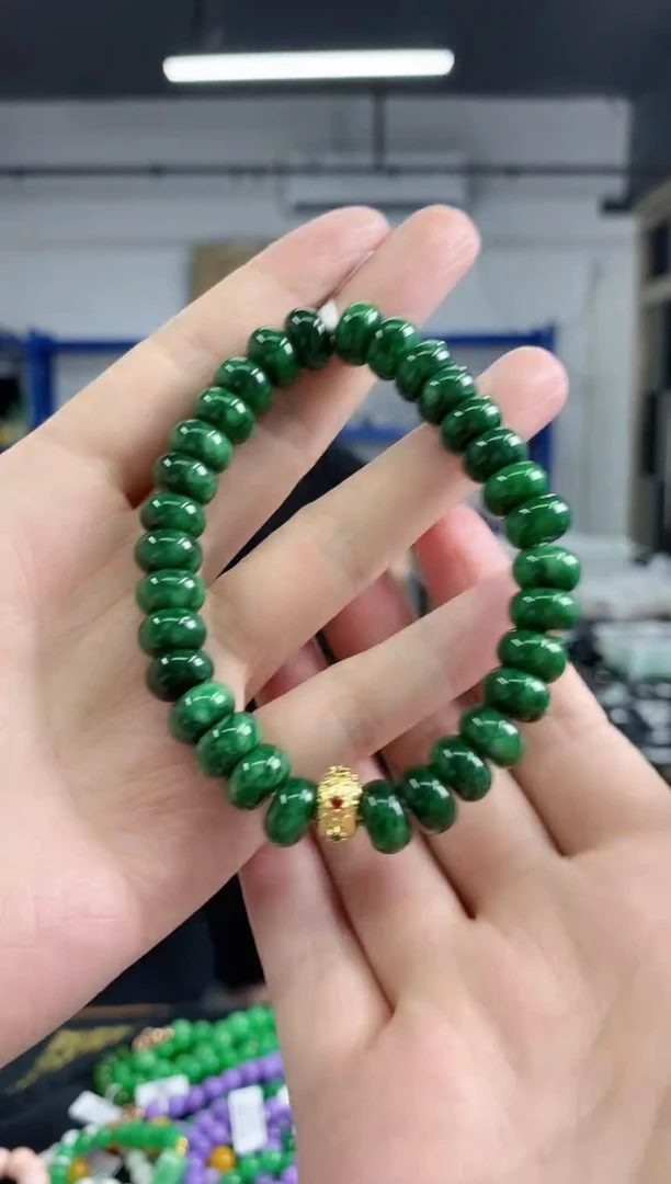 未镶嵌手链翡翠多样性发其一，颜色微差