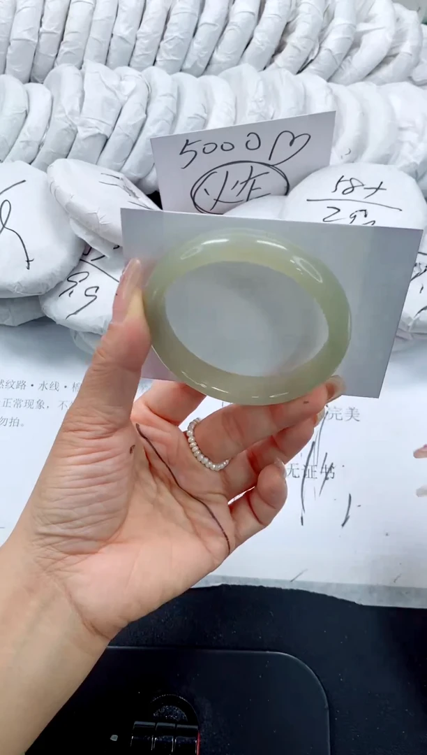 未镶嵌手镯石英质玉62-56