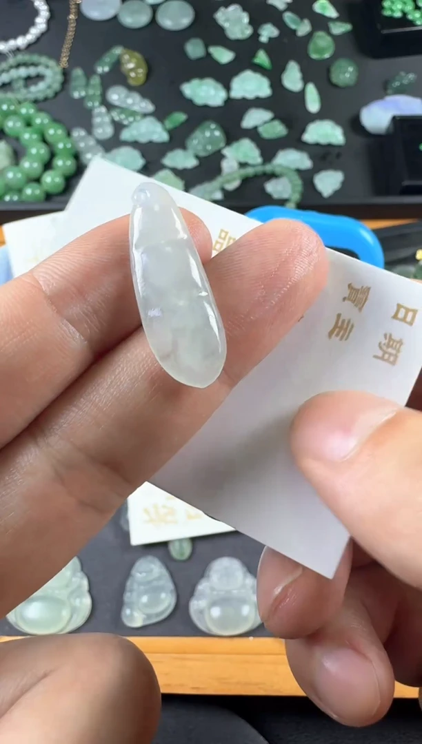 翡翠未镶嵌吊坠(不含链)海***?福豆