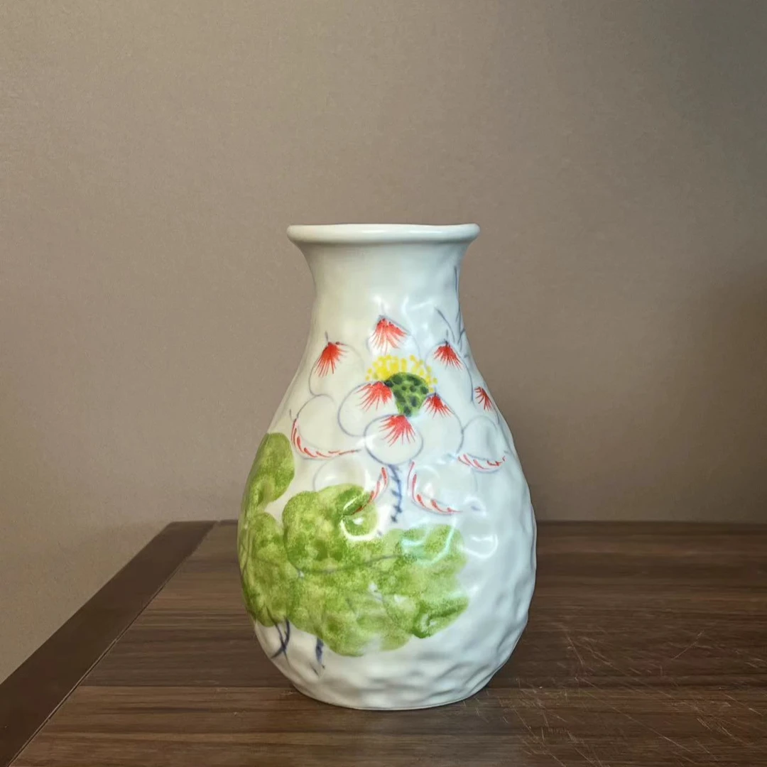 景德镇手绘艺术感花瓶（哑光手捏荷花）