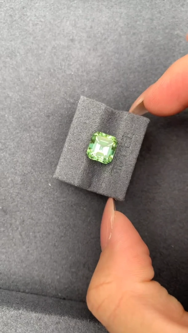 未镶嵌珠宝半成品碧玺4.4ct绿碧玺 FE 定制