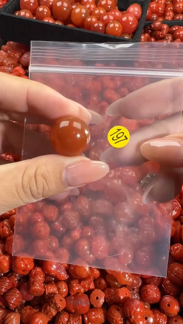 颈饰未镶嵌南红玛瑙1