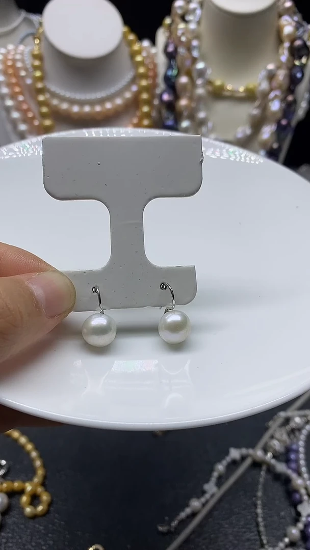 颈饰未镶嵌淡水珍珠多人