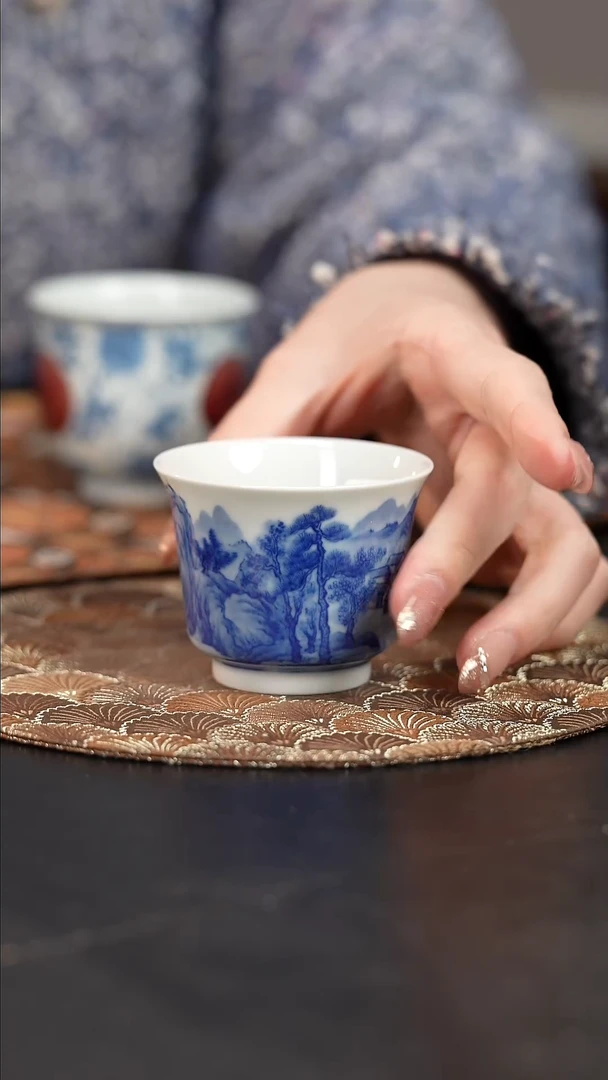【闪购商品】杯看山柴窑青花山水