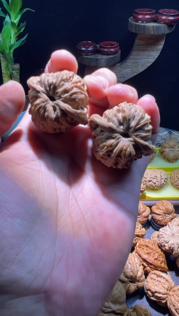 文玩核桃把件41全品老品种绣球