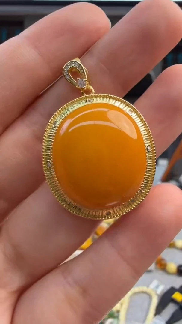 琥珀颈饰未镶嵌259秒拍号 假一罚三