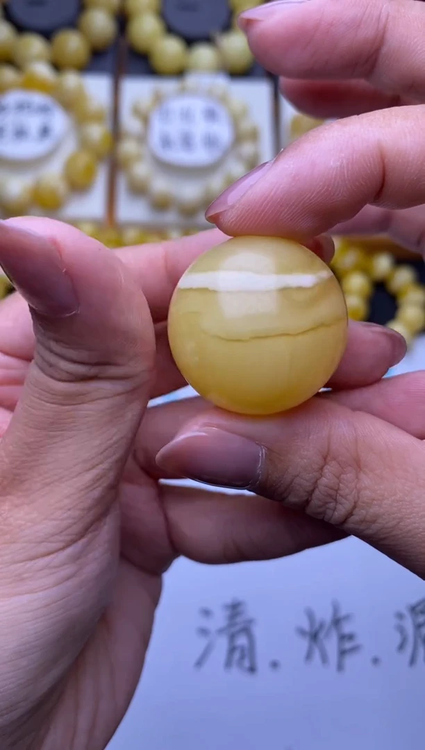 裸石琥珀未镶嵌大小姐珠宝80