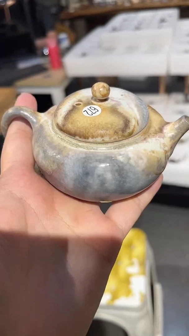 壶672号容量120-130ML中白泥 有结晶