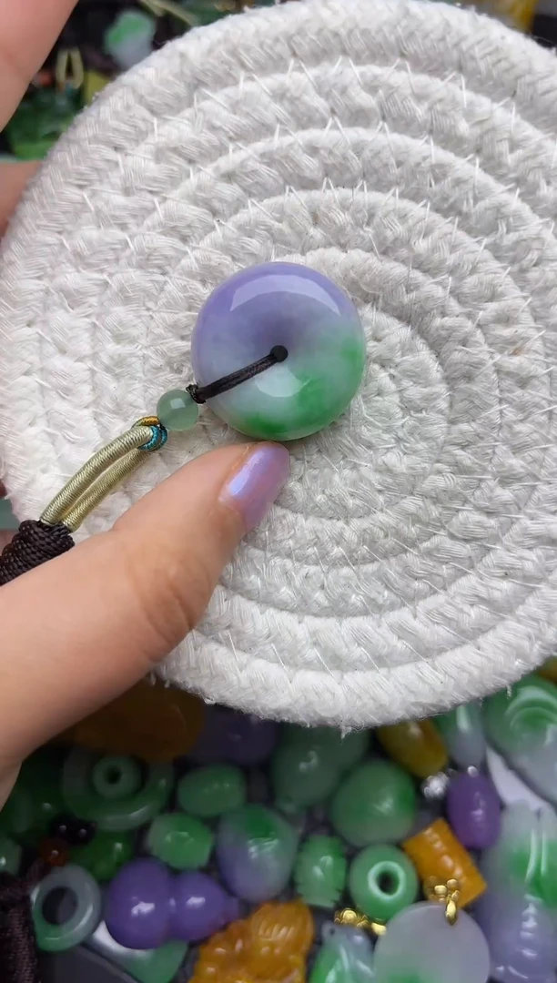 颈饰未镶嵌翡翠缅甸翡翠吊坠