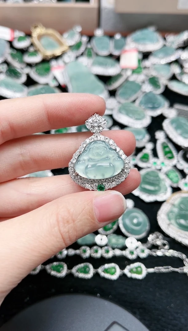 【闪购商品】翡翠颈饰未镶嵌1205赠皮绳