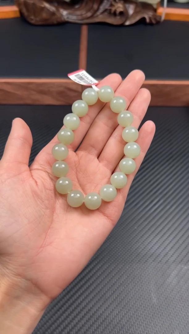 手串未镶嵌和田玉且末微色差近矿卡12
