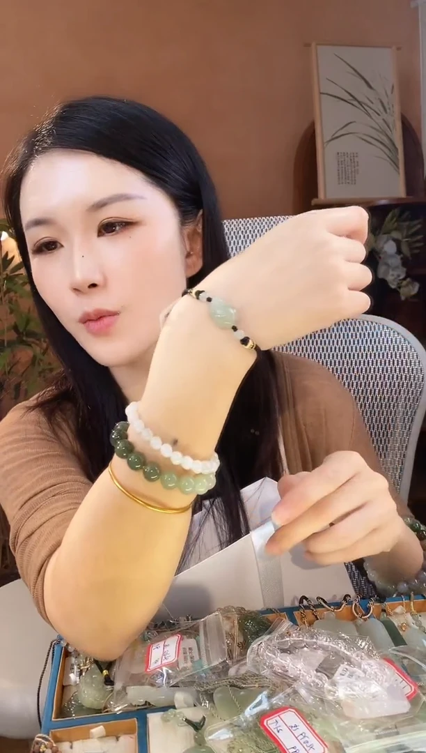 颈饰未镶嵌和田玉貔貅和田玉编绳手链