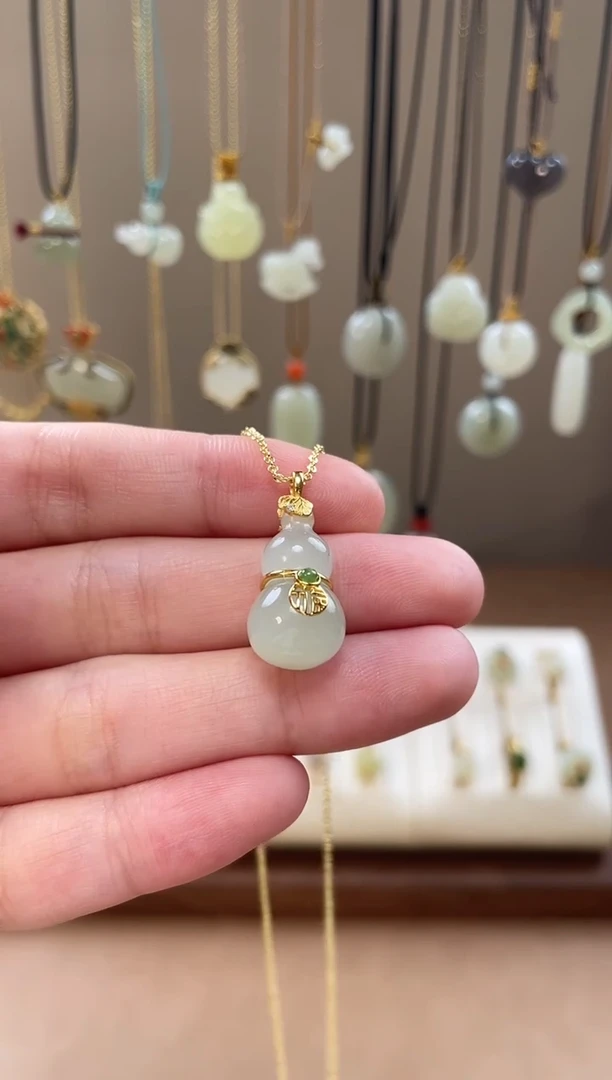 颈饰银S925镶嵌和田玉和田玉吊坠