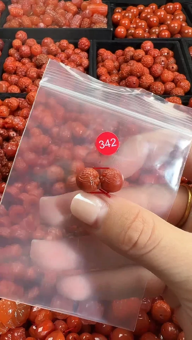 颈饰未镶嵌南红玛瑙1