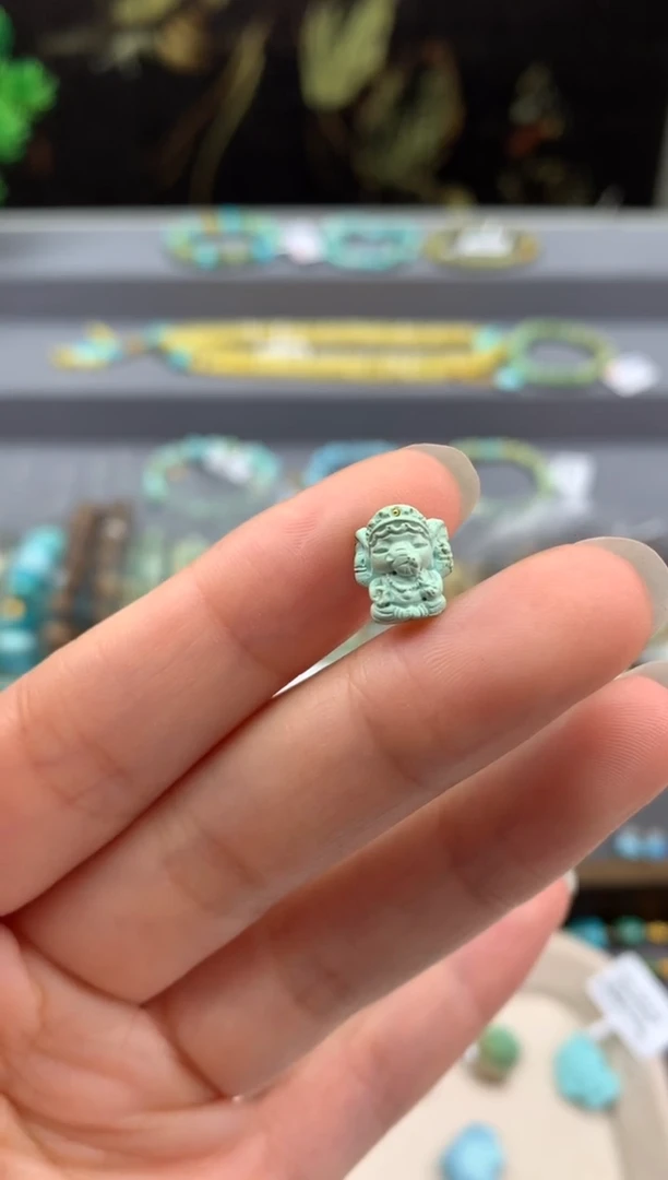 未镶嵌雕刻南红玛瑙Q126