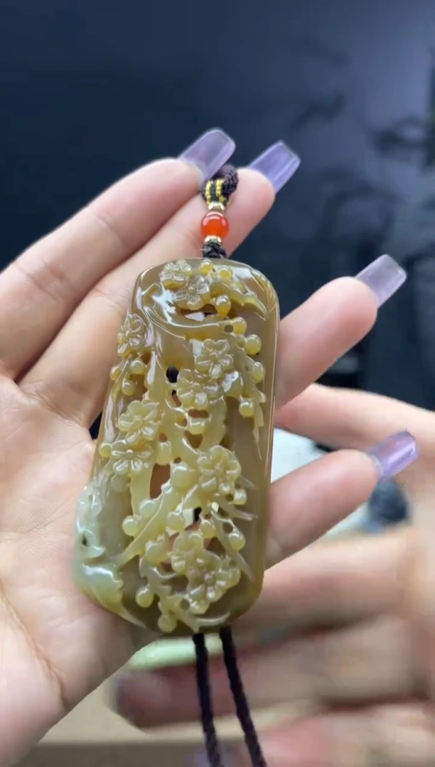 颈饰未镶嵌和田玉1