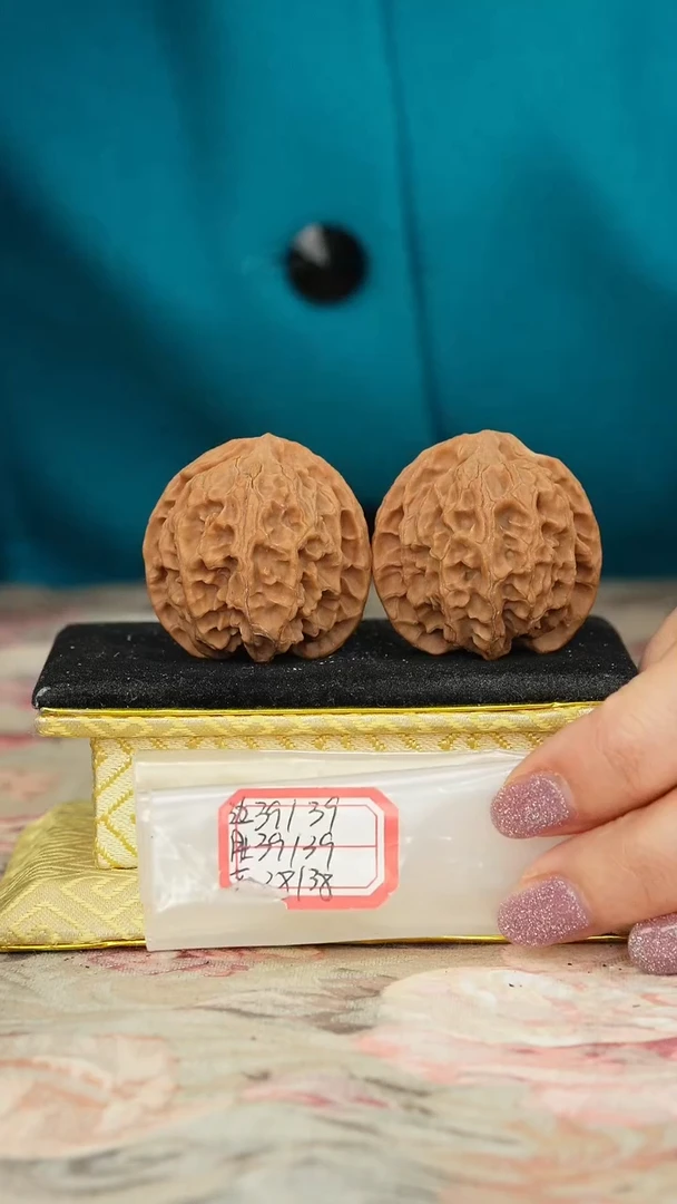 【闪购商品】文玩核桃把件苹果园微修