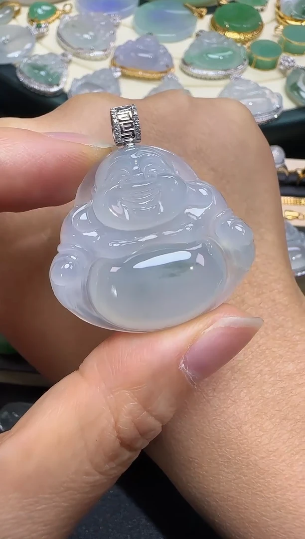 颈饰18K金镶嵌翡翠佛公