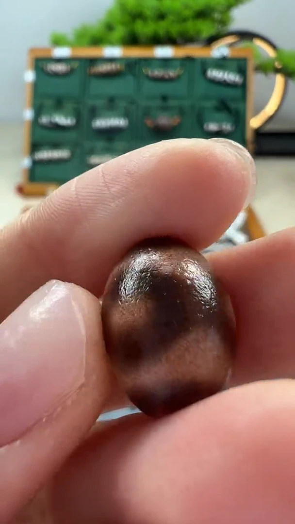 玛瑙/玉髓（覆膜）颈饰未镶嵌45.（微瑕）