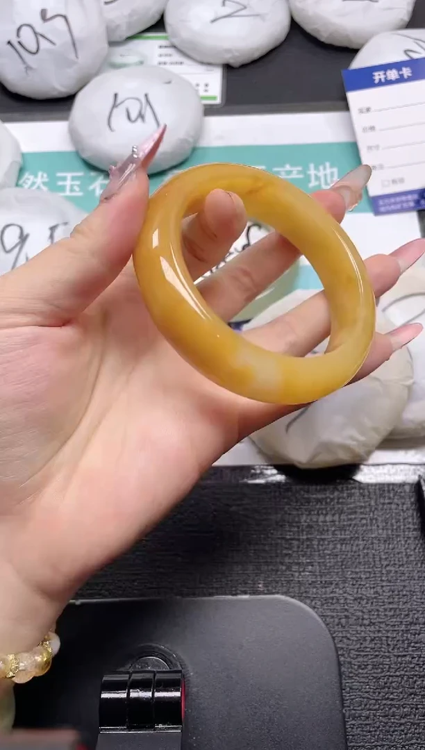 未镶嵌手镯石英质玉76-62