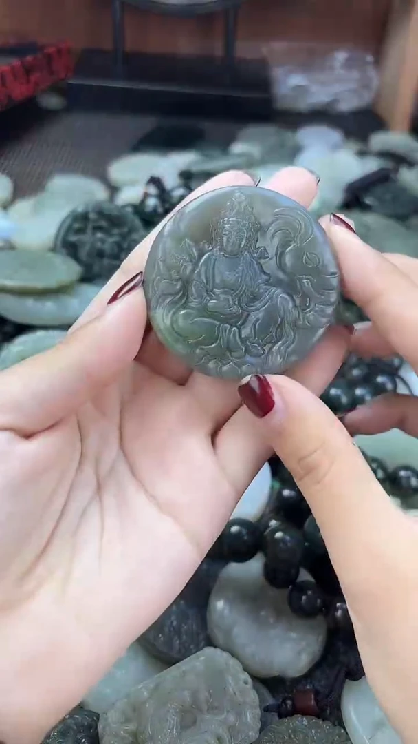 颈饰未镶嵌和田玉1