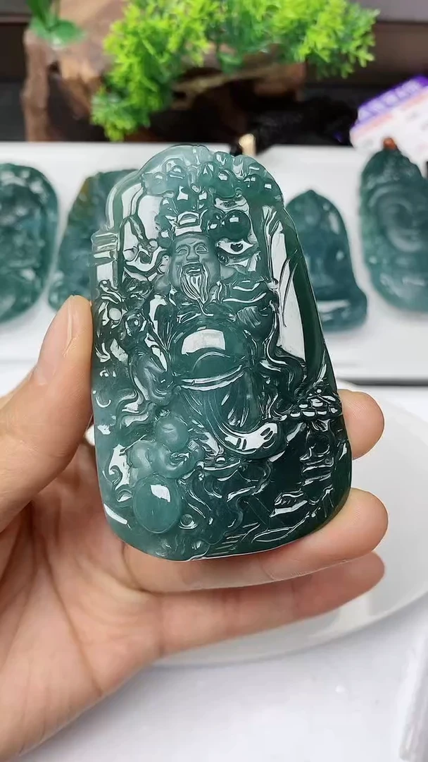 【闪购商品】翡翠颈饰未镶嵌