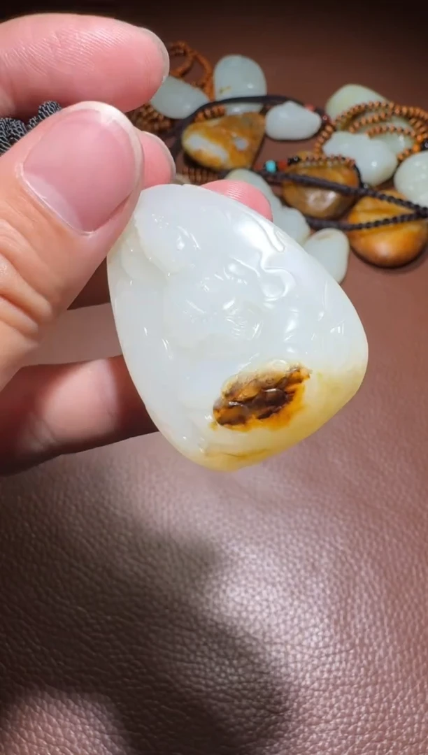 未镶嵌和田玉挂件K**文和田玉